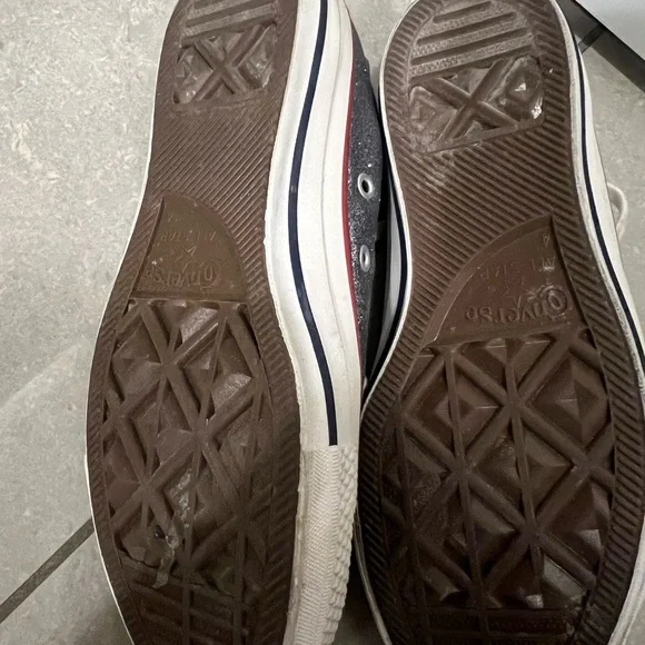 Converse - Picture 3 of 4
